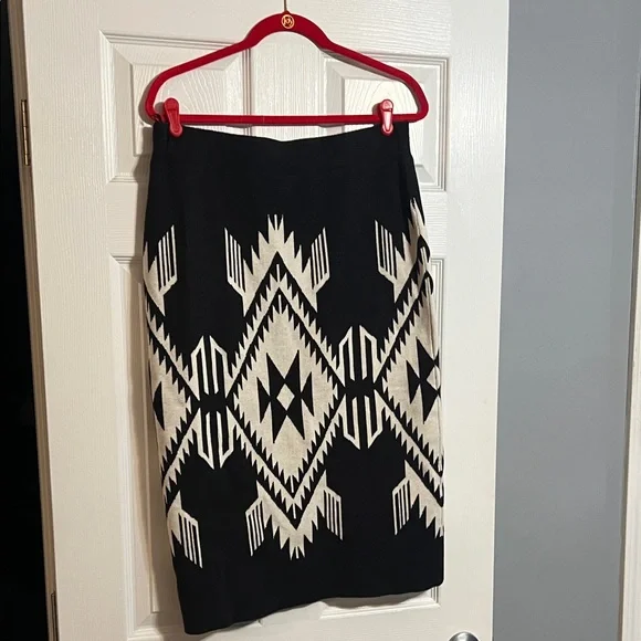 Ariat Black and Cream Geometric Pencil Skirt - Picture 4 of 4